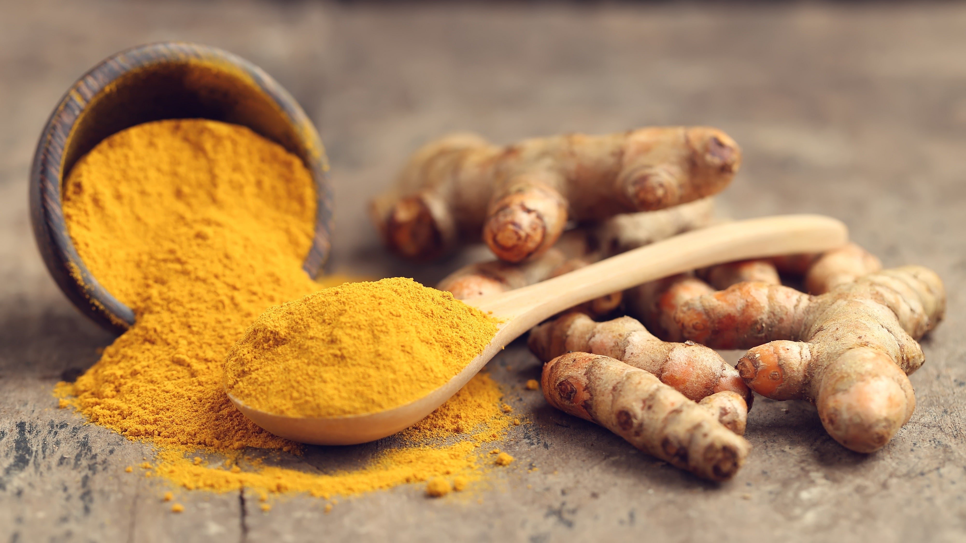Turmeric and Black Pepper | LloydsPharmacy